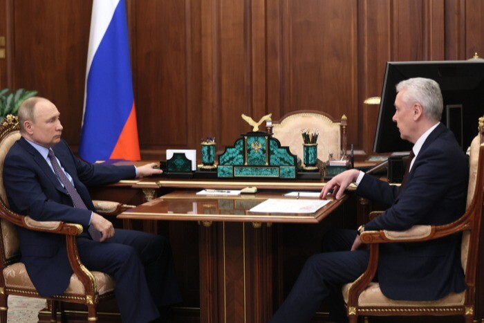 Песков: на встрече Путина с Собяниным не было речи о введении локдауна в Москве
