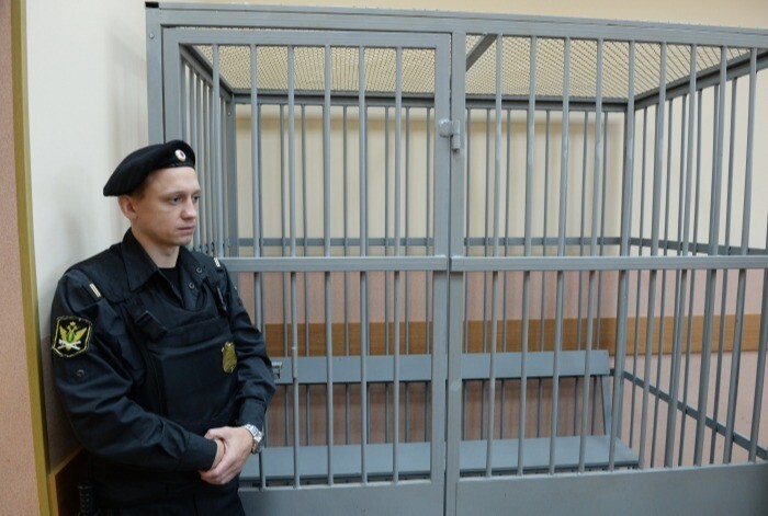 Матвиенко считает неприемлемой задержку с принятием закона о ликвидации клеток и стеклянных кабин в судах