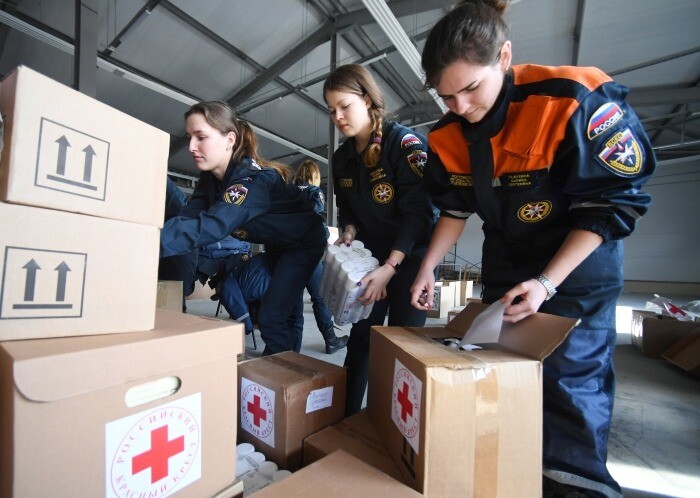 Около 30 пунктов приема гуманитарной помощи для беженцев из ДНР и ЛНР открыли в Тюменской области