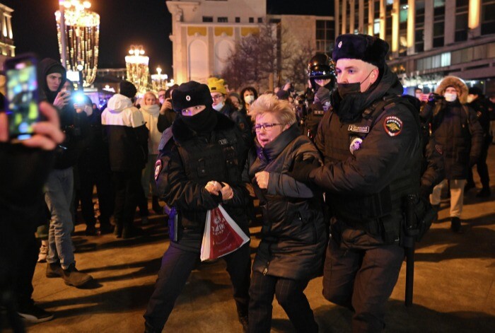 МВД: на несанкционированной акции в Москве задержаны 600 человек