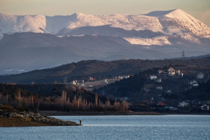МЧС предупреждает об опасности схода лавин в горах Крыма
