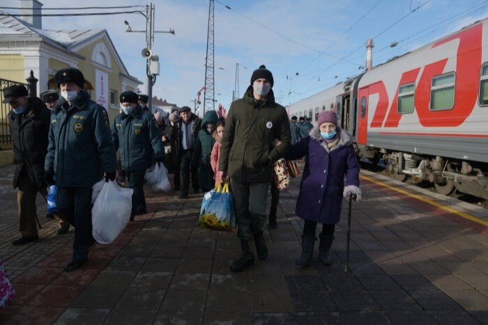 Более 400 беженцев из Донбасса прибыли в Астраханскую область