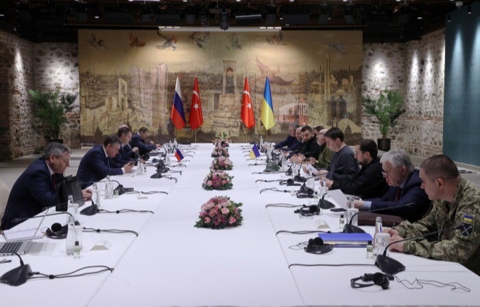 Песков о переговорах с Украиной: впереди достаточно большая дорога