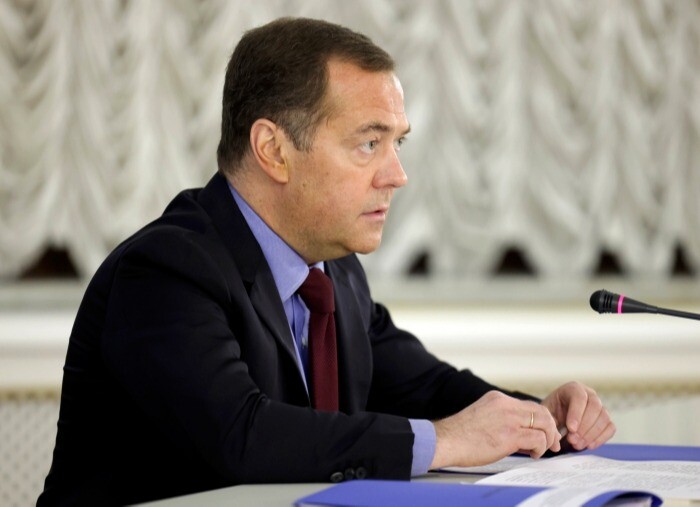 Медведев: незаконные санкции в отношении России могут быть квалифицированы как акт международной агрессии