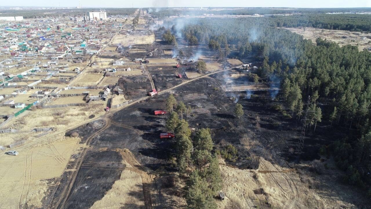 Пожар в садоводческом товариществе в иркутском поселке мог произойти из-за сжигания сухой травы - МЧС