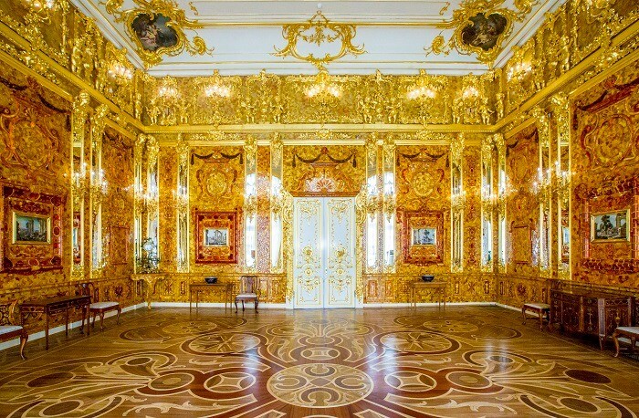 Точную виртуальную версию Янтарной комнаты создали в Петербурге