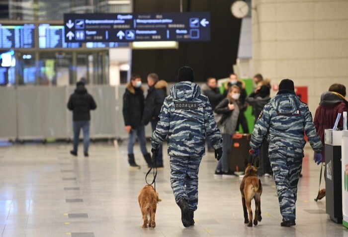 Вылет рейса Владивосток - Москва задержан на два часа из-за сообщения о минировании