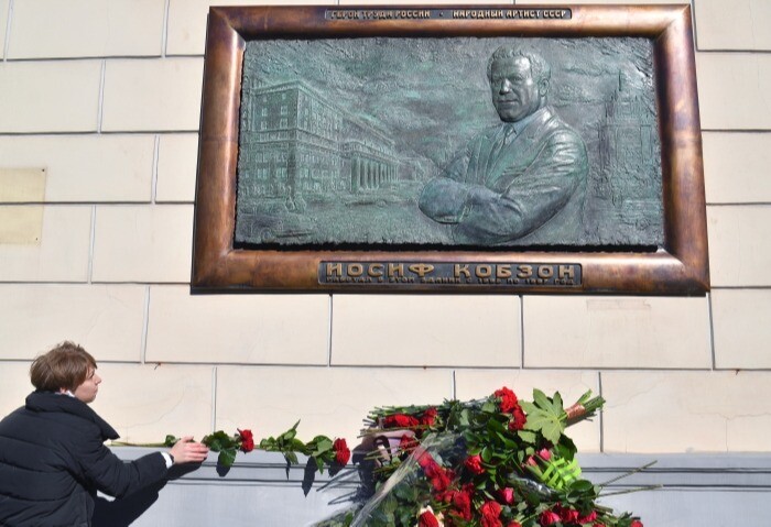 Собянин поддержал установку памятника Кобзону за 45 млн рублей