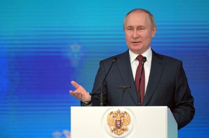 Путин: прокуратура должна следить за механизмами соцподдержки граждан в условиях санкций