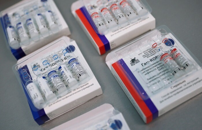 Более 80% населения Юга России вакцинировались от COVID-19 - полпред Устинов