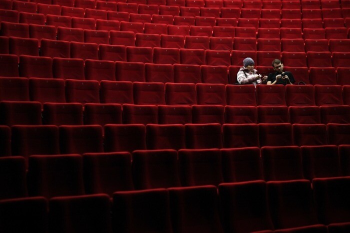 Половина российских кинотеатров может закрыться в течение двух месяцев из-за отсутствия репертуара - эксперты