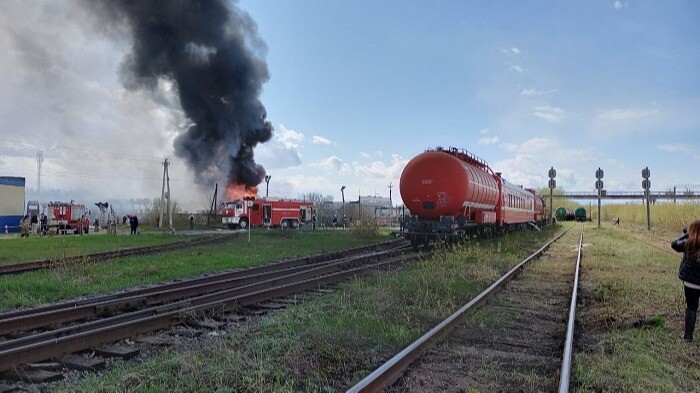Пожарный поезд задействован в тушении пожара в промзоне нижегородского Дзержинска