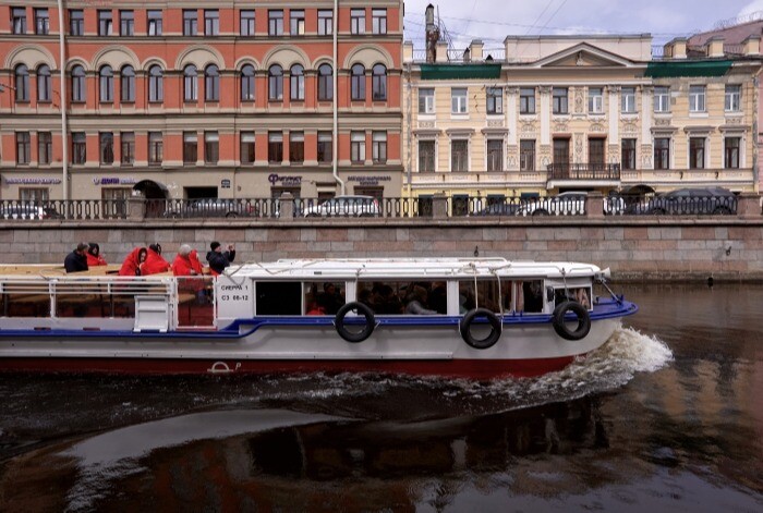 Более полумиллиона туристов посетили Петербург за первую декаду мая