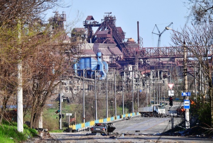 RT: с завода «Азовсталь» в Мариуполе вышли и сдались в плен около 300 бойцов ВСУ, из них были ранены 50 человек