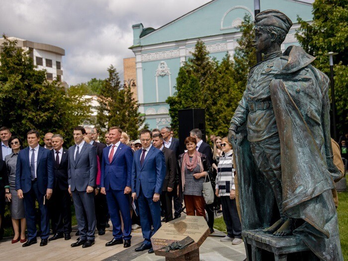 Памятник юным защитникам Родины открыт в Курске