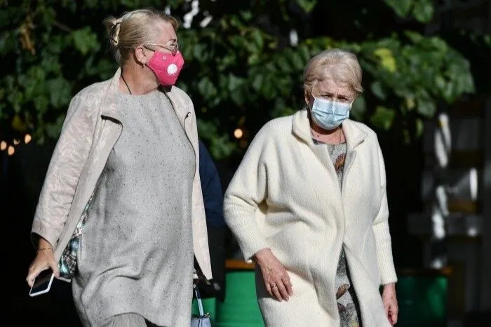 Масочный режим отменили в Новгородской области