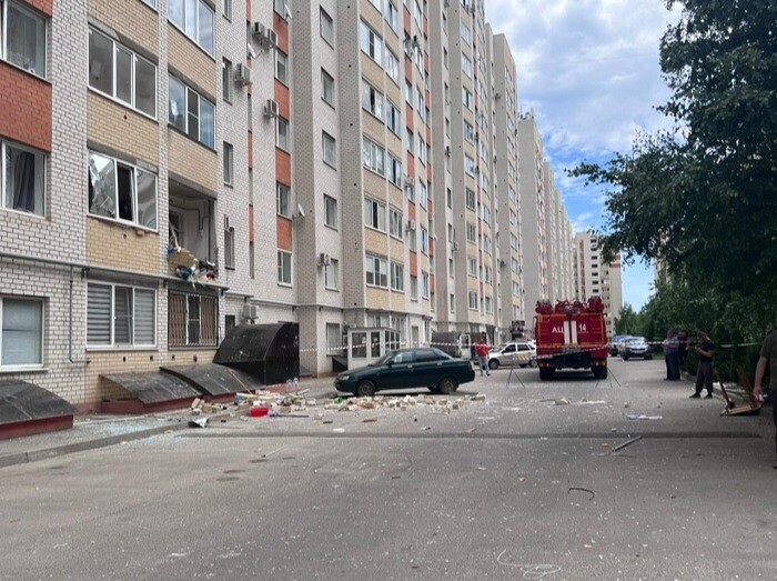 Полсотни жильцов эвакуировали из многоэтажки в Ставрополе из-за взрыва газа, один человек пострадал