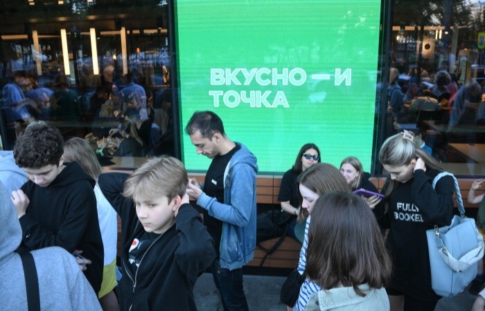 Рестораны "Вкусно - и точка" откроются в Петербурге до конца июня