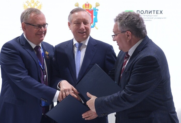 Беглов: Петербург на ПМЭФ-2022 подписал контракты почти на 500 млрд рублей