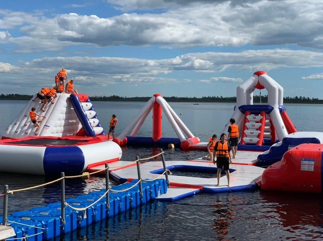 Аквапарк под открытым небом появился в самом северном городе Томской области