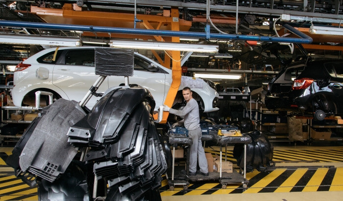 АвтоВАЗ с сентября планирует оптимизировать сборку автомобилей, сохранив неполную занятость