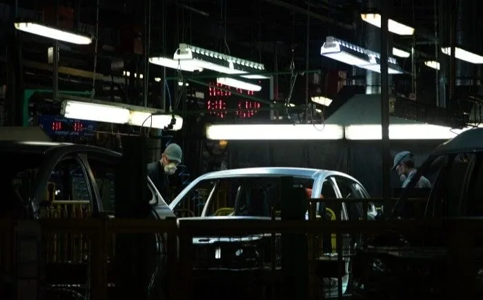 Глава Минпромторга Мантуров прогнозирует сокращение в 2022 году производства легковых автомобилей в РФ