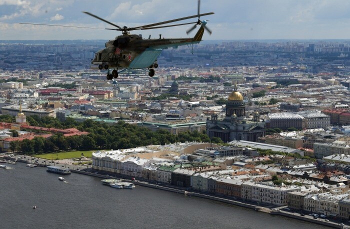 Тренировка морской авиации прошла в небе над Санкт-Петербургом