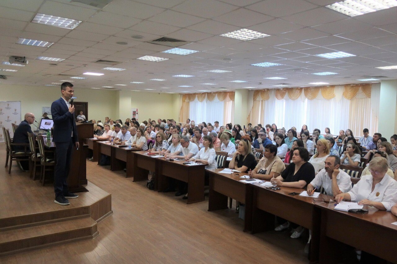 Более 150 представителей НКО Ростовской области и Кубани намерены участвовать в спецконкурсе Фонда президентских грантов