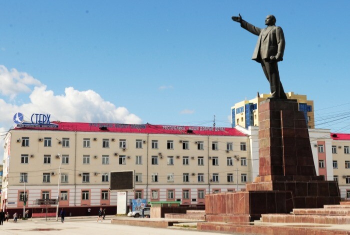 Первый этап реконструкции главного проспекта Якутска завершится осенью - власти