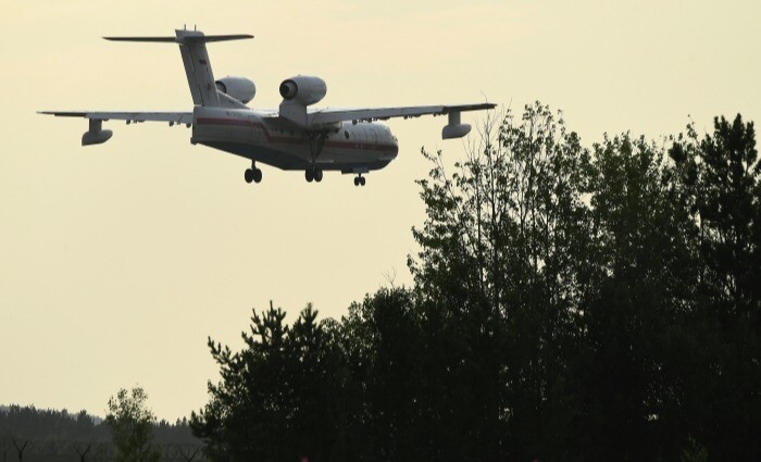 Самолет-амфибия будет тушить пожары в Мирнинском районе Якутии, где введен режим ЧС