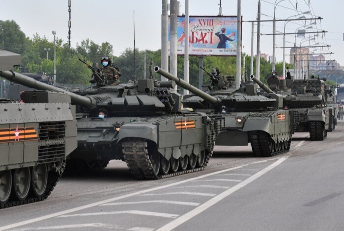 Уралвагонзавод отправил военным партию танков Т-90М "Прорыв"