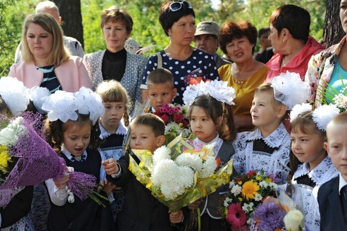 Минпросвещения: учебный год в школах на приграничных территориях РФ начнется очно