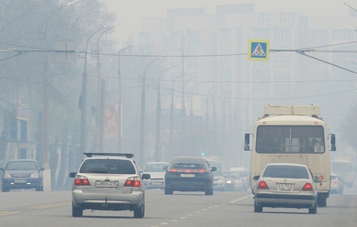 Тюменцам из-за окутавшего город смога от лесных пожаров в Югре советуют не открывать окна и меньше выходить на улицу