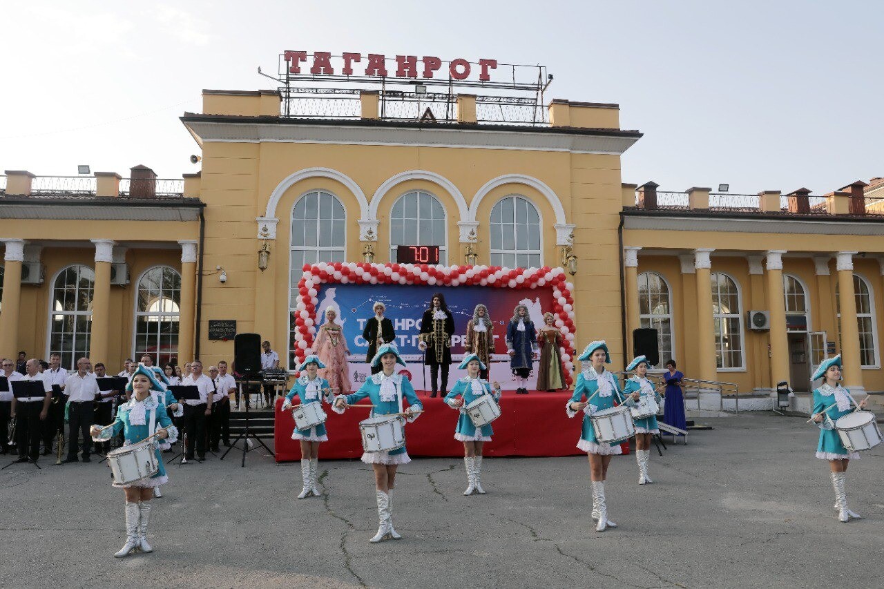 ФПК запустила первый прямой поезд между Таганрогом и Петербургом