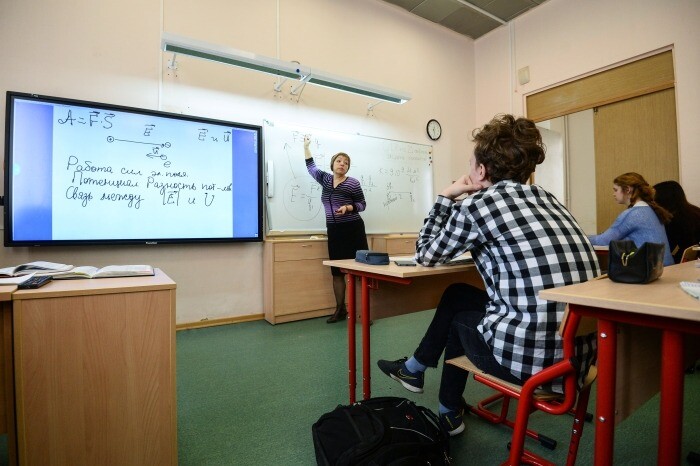 Систему Московской электронной школы смогут использовать во всех школах РФ