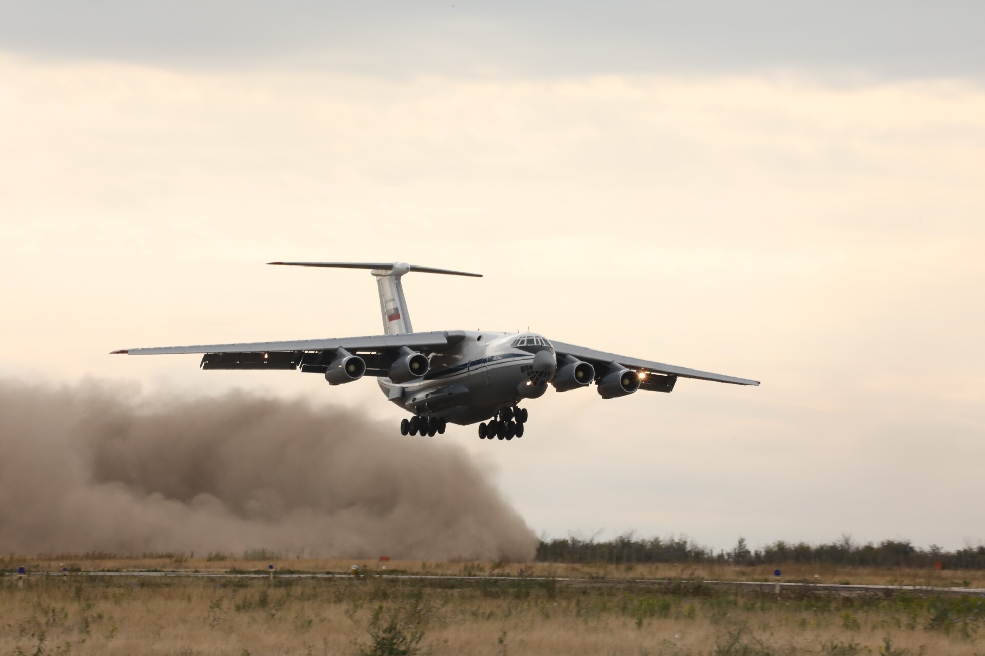 Военные самолеты помогли потушить природные пожары в Оренбуржье