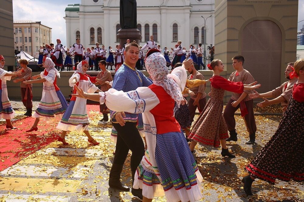 Более 10 тыс. человек стали участниками первого международного фестиваля купечества в Ростове-на-Дону 