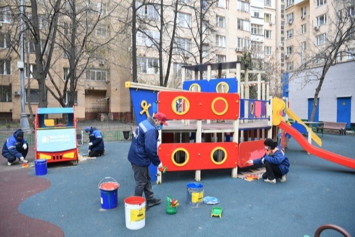 Новые дворовые площадки откроют в Якутии по программе "1000 дворов"
