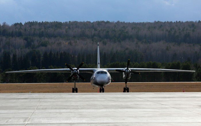 После вынужденной посадки самолета Ан-24 в Якутии проводится проверка