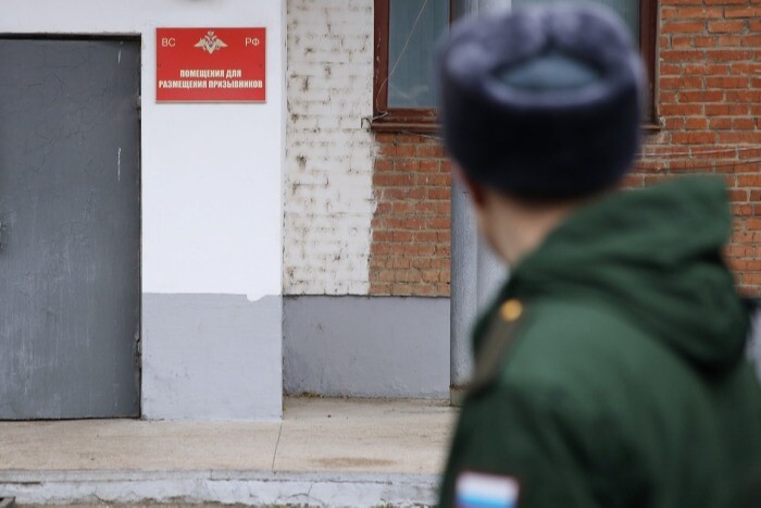 Смоленская область направит на соцподдержку военнослужащих сэкономленные после отмены праздников деньги