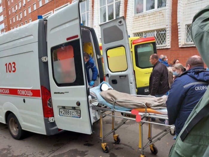 Пострадавшие в ижевской школе будут распределены по пяти больницам в Москве - власти Удмуртии