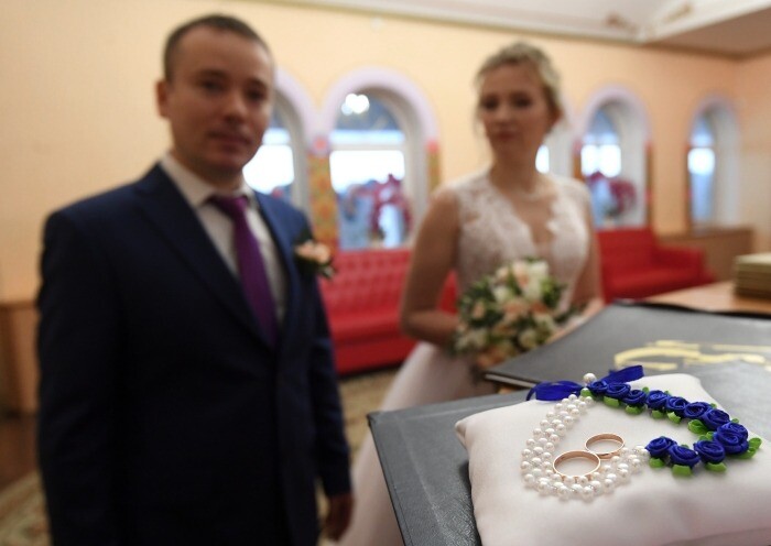Число свадеб в Новгородской области за неделю выросло в 2,5 раза