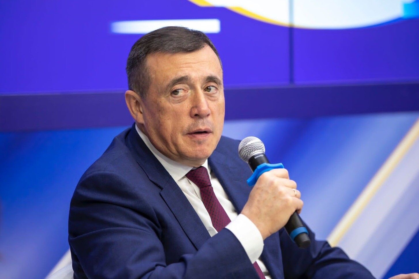 валерий лимаренко губернатор сахалинской области. губернатор сахалина. губернатор сахалина. владимир лимаренко губернатор сахалинской области. губернатор сахалина.