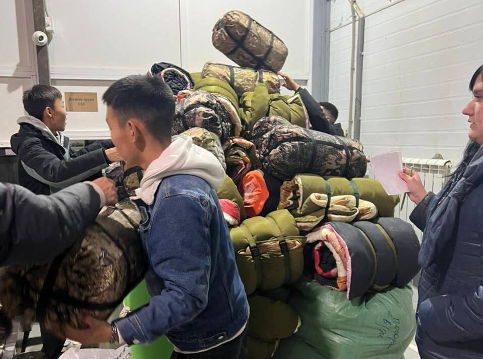 Власти Якутии отправили в Бурятию новую партию снаряжения для мобилизованных