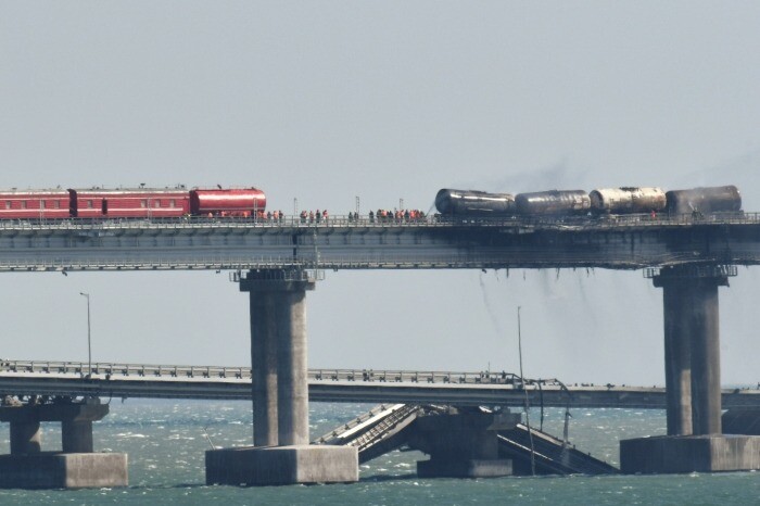 СКР: три человека погибли в результате взрыва на Крымском мосту