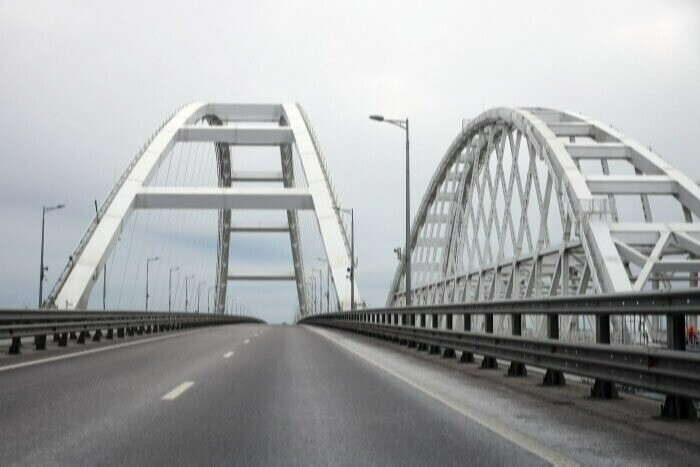 Открыли автомобильное движение по Крымскому мосту