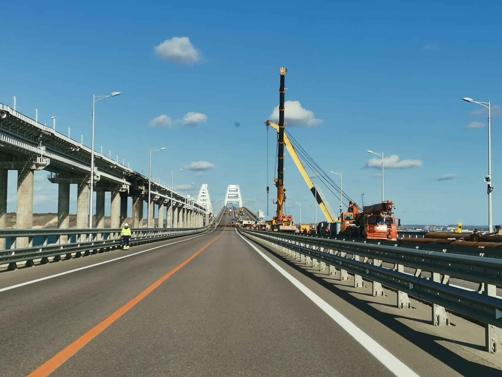 Правительство поручило завершить ремонт Крымского моста до июля 2023г