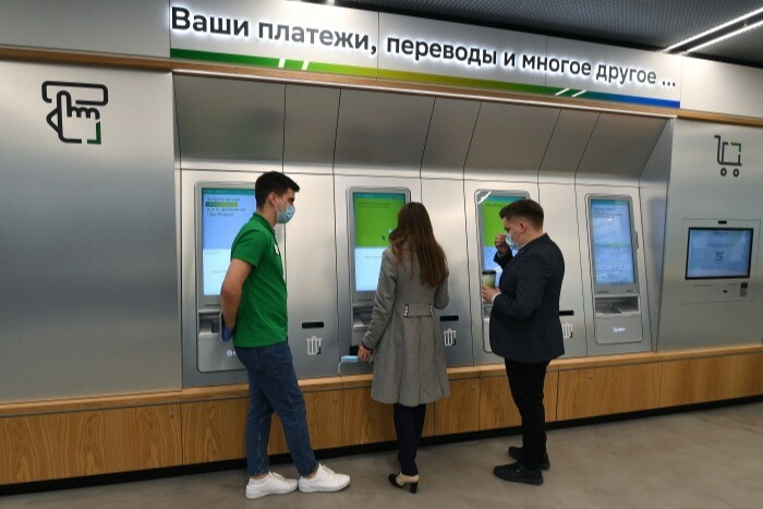 Российские банки недосчитались 500 млрд рублей из-за отъезда граждан