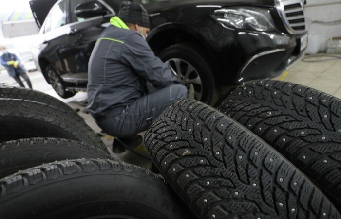 Вильфанд: столичным автомобилистам пора менять летнюю резину на зимнюю