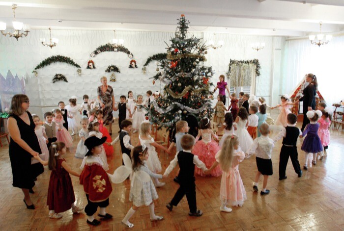 Детей из семей вынужденных переселенцев и мобилизованных пригласят на благотворительные елки в Нижнем Новгороде